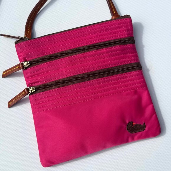 Vintage Dooney & Bourke North South Triple Zip Crossbody – Pink Nylon - Picture 3 of 12